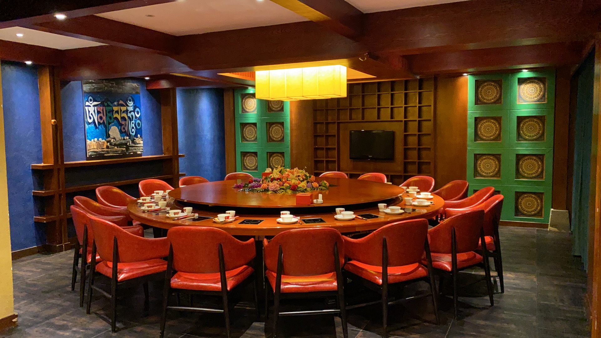 餐厅内设中餐厅包间,火锅包间